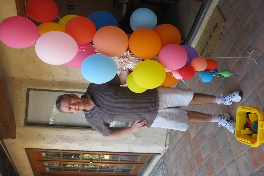 ../image/dad and balloons 2.jpg